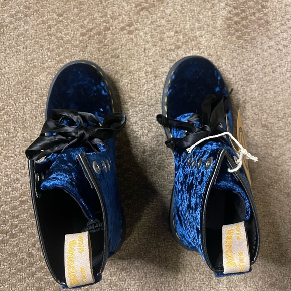 Dr. Martens 1460 Vegan Velvet 7 Women’s - Picture 7 of 11